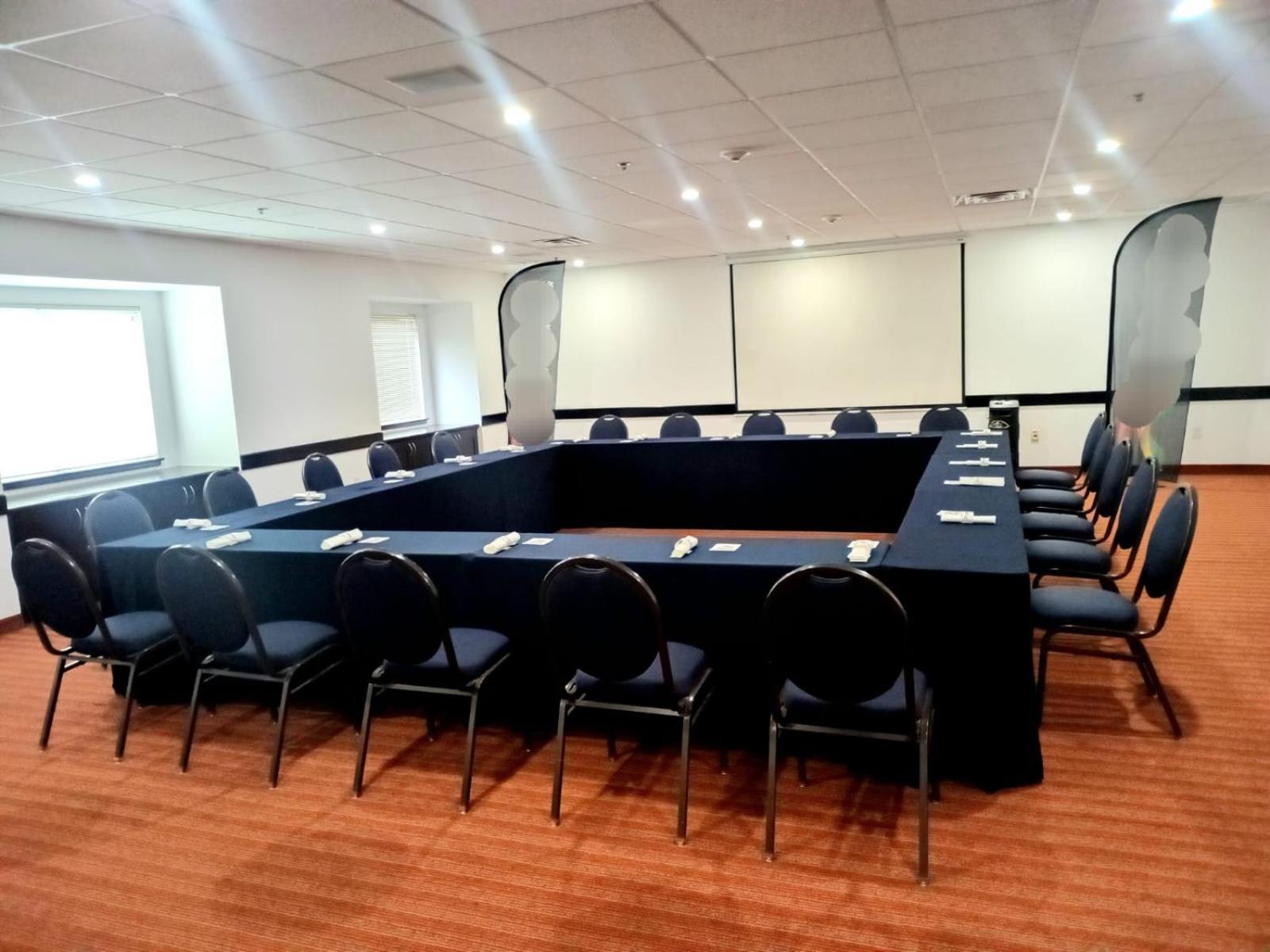 Microtel Inn And Suites By Wyndham Toluca Exterior foto
